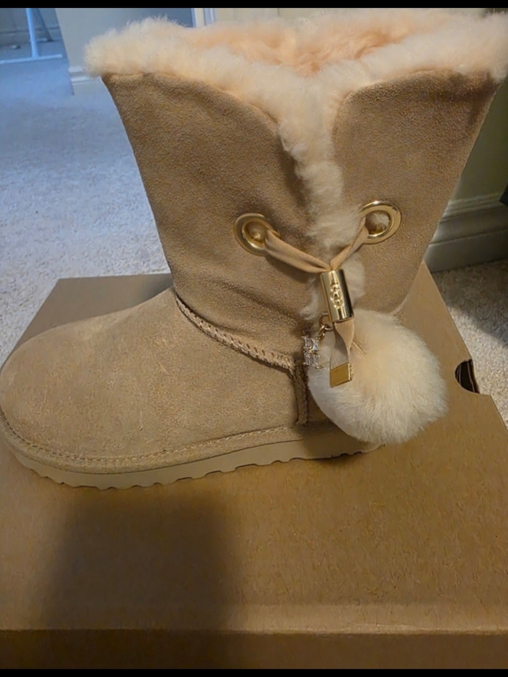 UGG Women's Short Suede Boot in Chestnut Tan